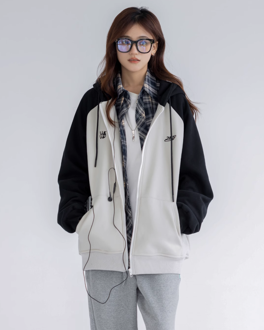 Contrast Color Zip Hoodie C2N0048