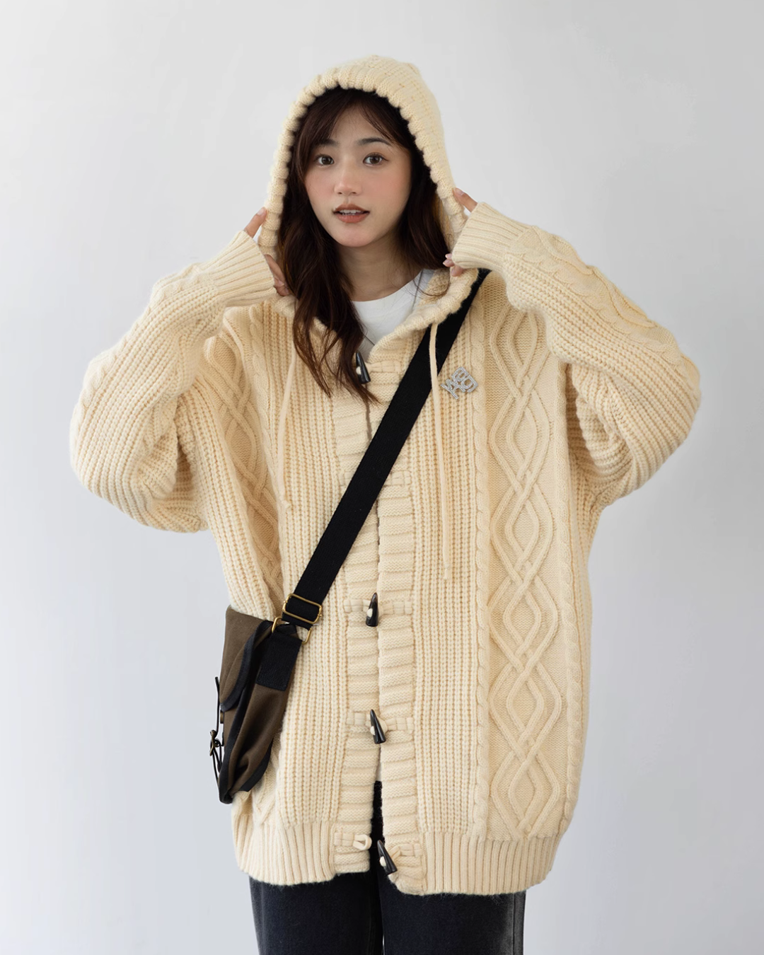 Cable Knit Cardigan C2N0047