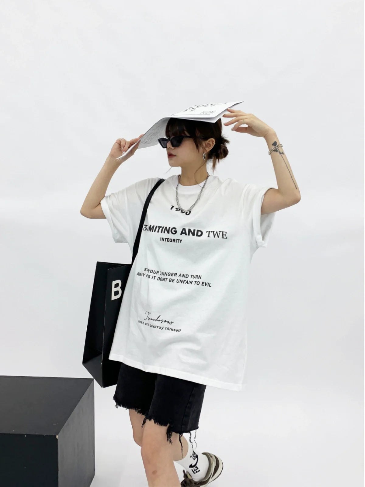 Random Logo Loose T-Shirt YLS0137